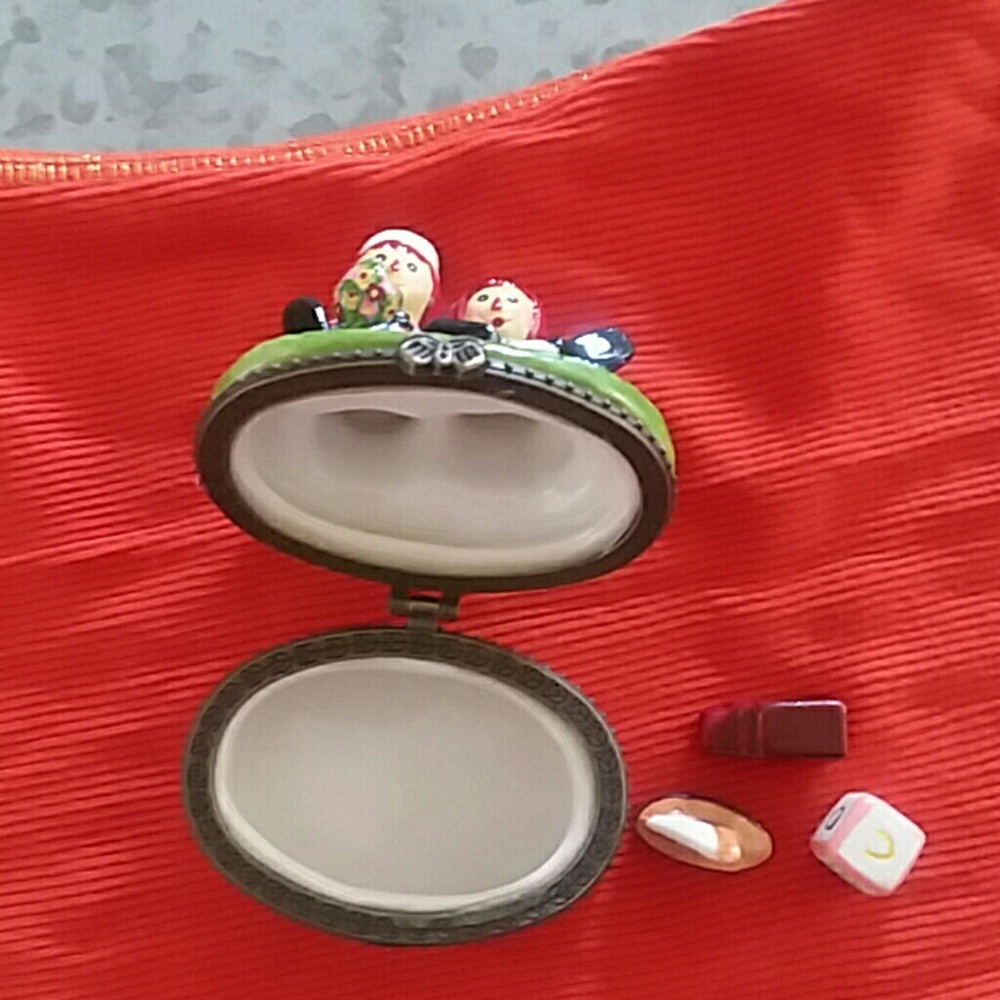 Ring box - Picture 2 of 2